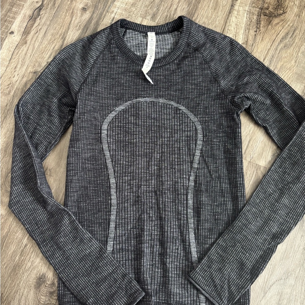 Lululemon size 6